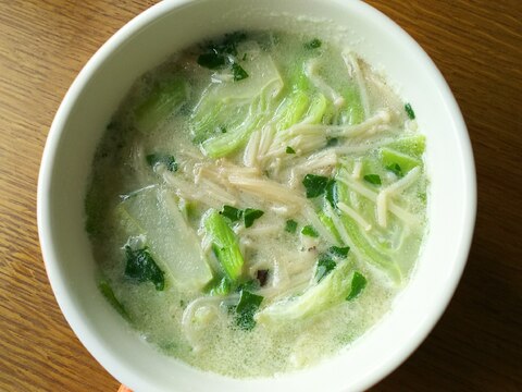 チンゲン菜とえのきのミルク中華スープ